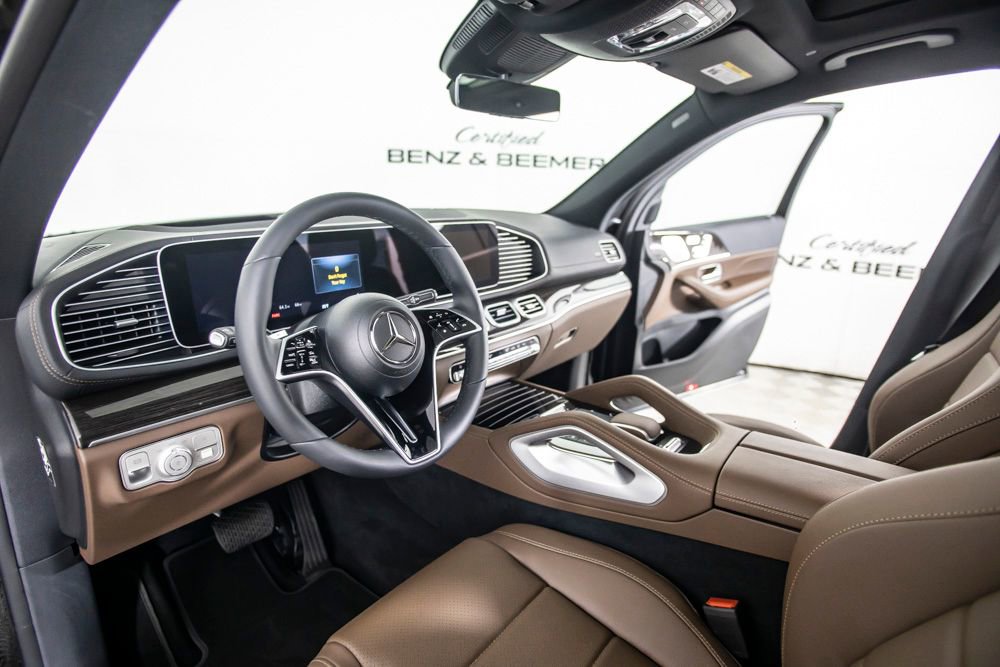 Used 2025 Mercedes-Benz GLS 450 4MATIC image 29