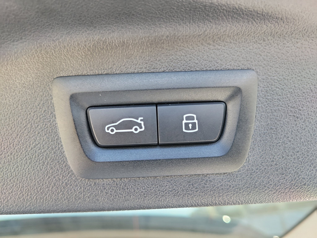 Used 2024 BMW X7 xDrive40i w/ Premium Package AWD/4WD image 11