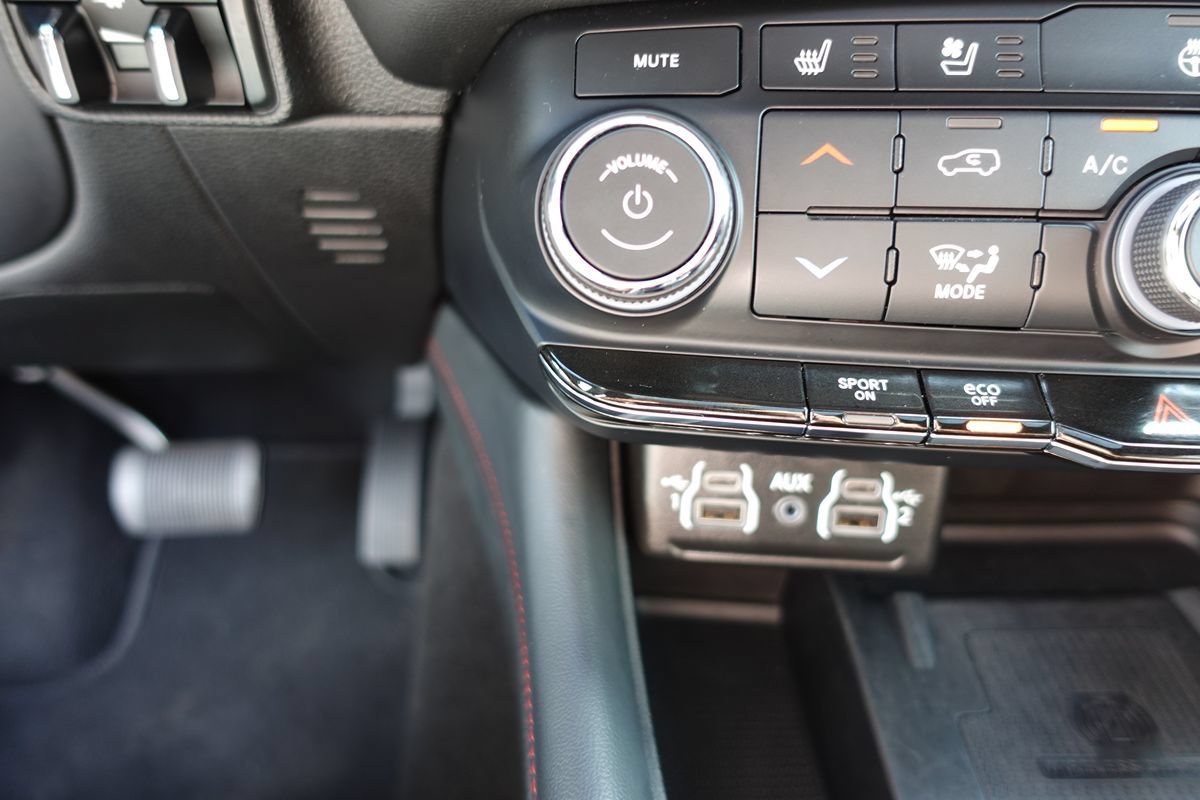 Used 2024 Dodge Durango R/T w/ Blacktop Package AWD/4WD image 51