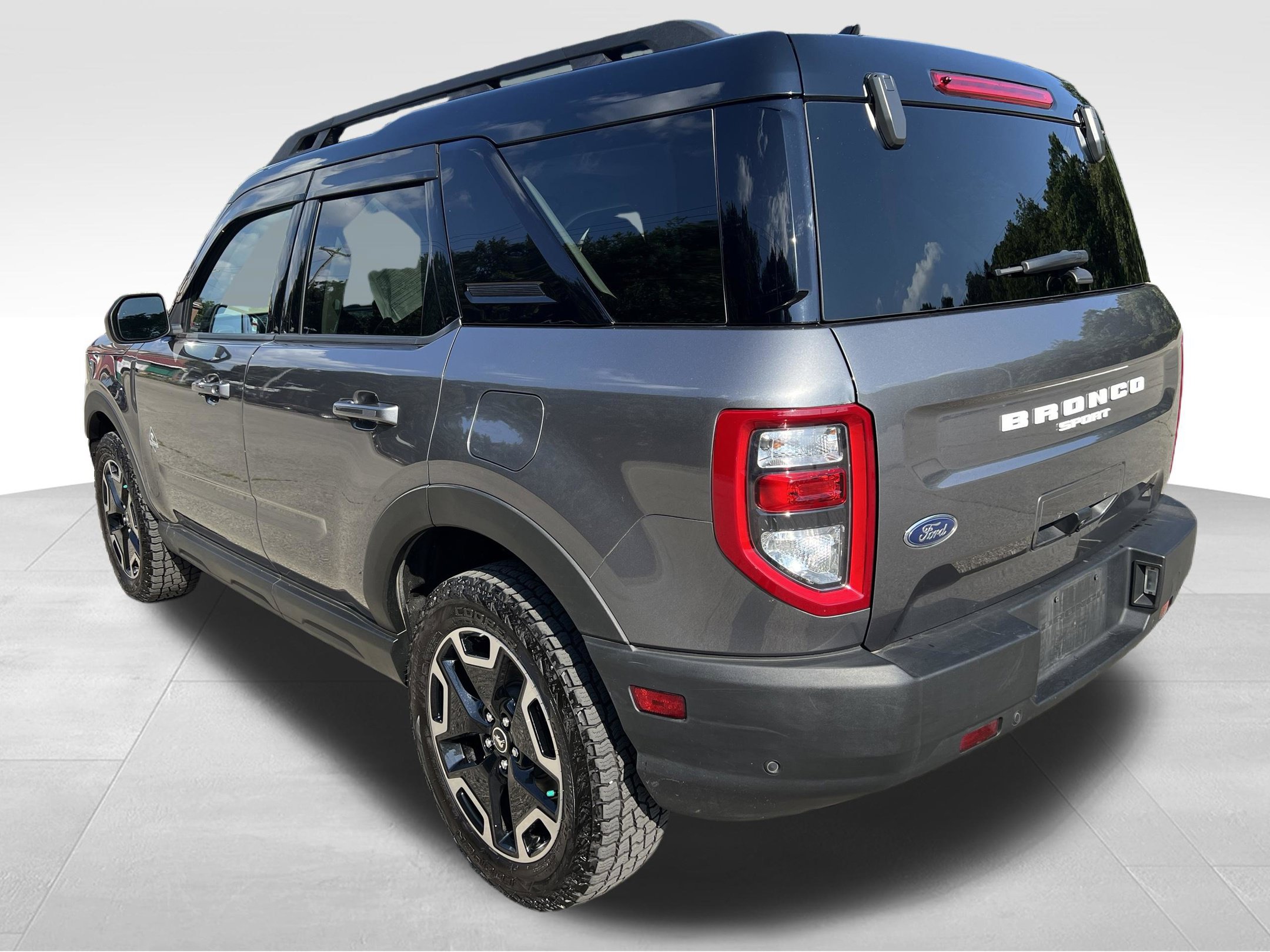 Used 2022 Ford Bronco Sport Outer Banks w/ Tech Package AWD/4WD image 9