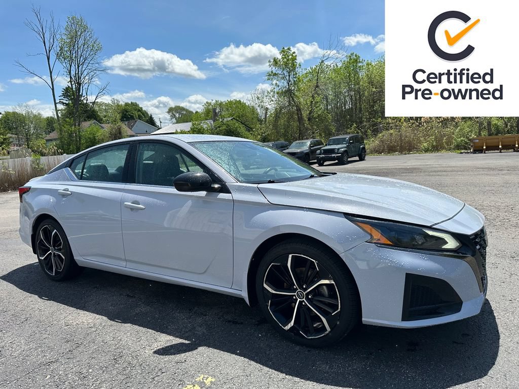 Used 2023 Nissan Altima 2.5 SR FWD image 1