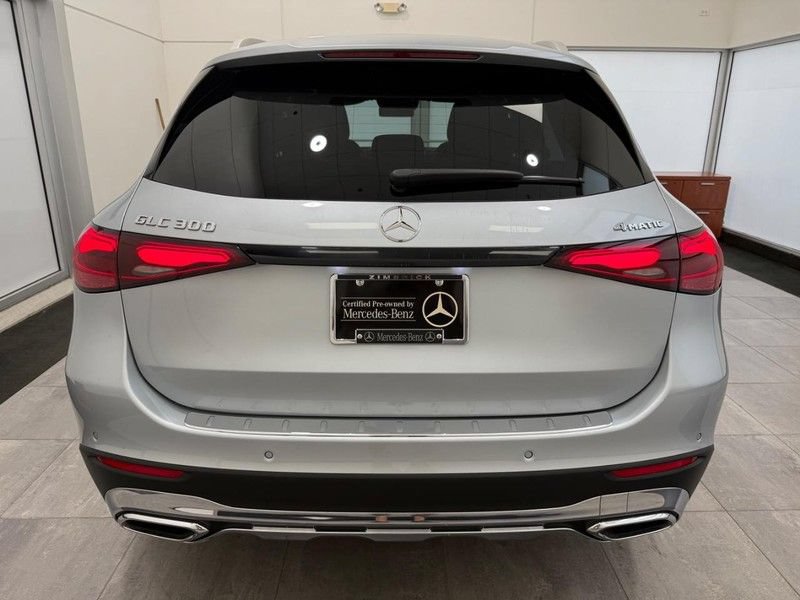 Used 2024 Mercedes-Benz GLC 300 4MATIC image 3