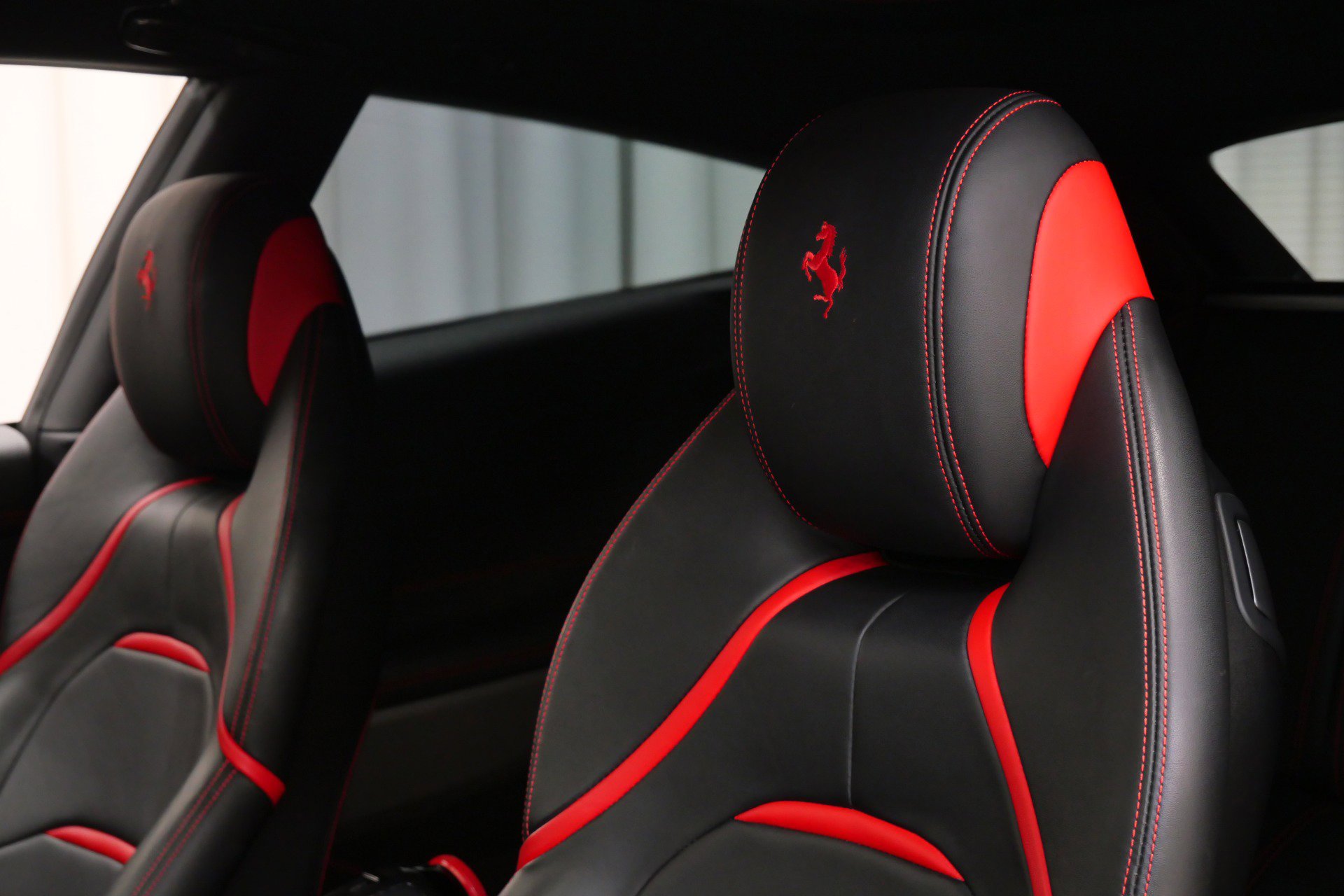 Used 2018 Ferrari GTC4Lusso image 36