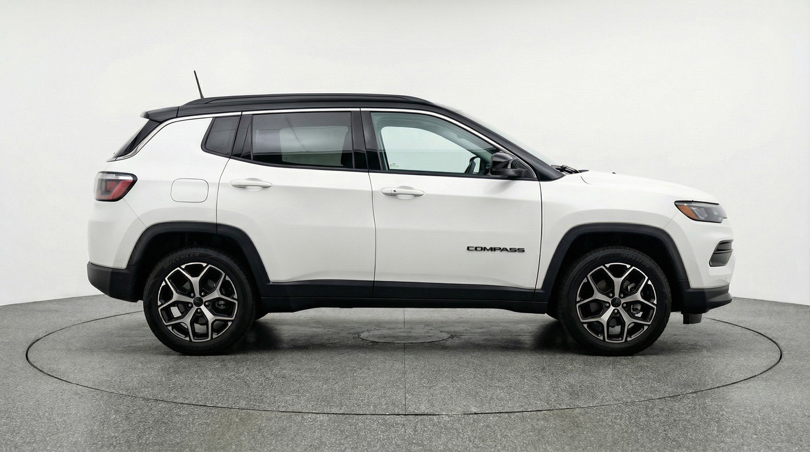 Used 2025 Jeep Compass Limited AWD/4WD image 11