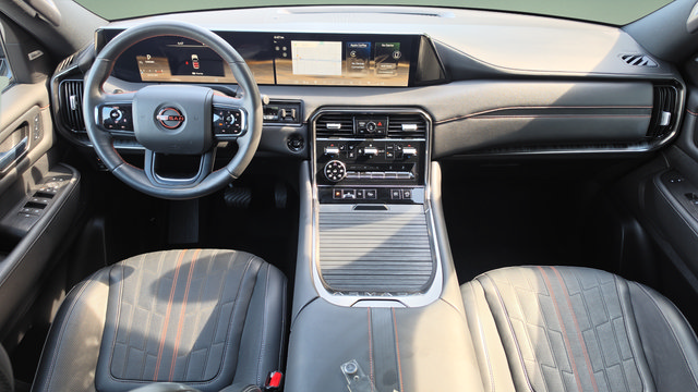 Used 2025 Nissan Armada PRO-4X AWD/4WD image 37