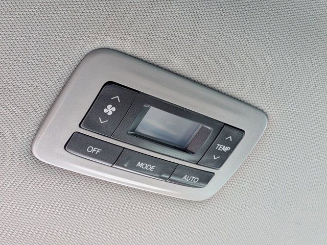 Used 2020 Toyota Sienna Limited w/ Carpet Mat Package FWD image 16