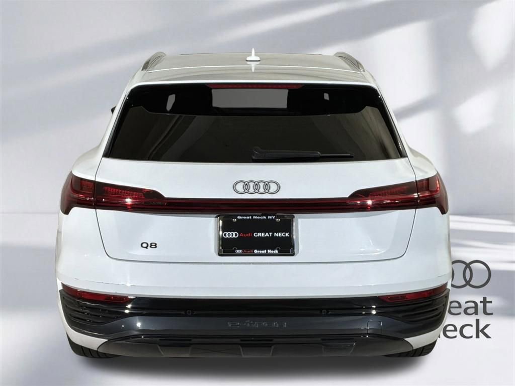 Used 2024 Audi Q8 e-tron Premium Plus w/ Premium Plus Package AWD/4WD image 22