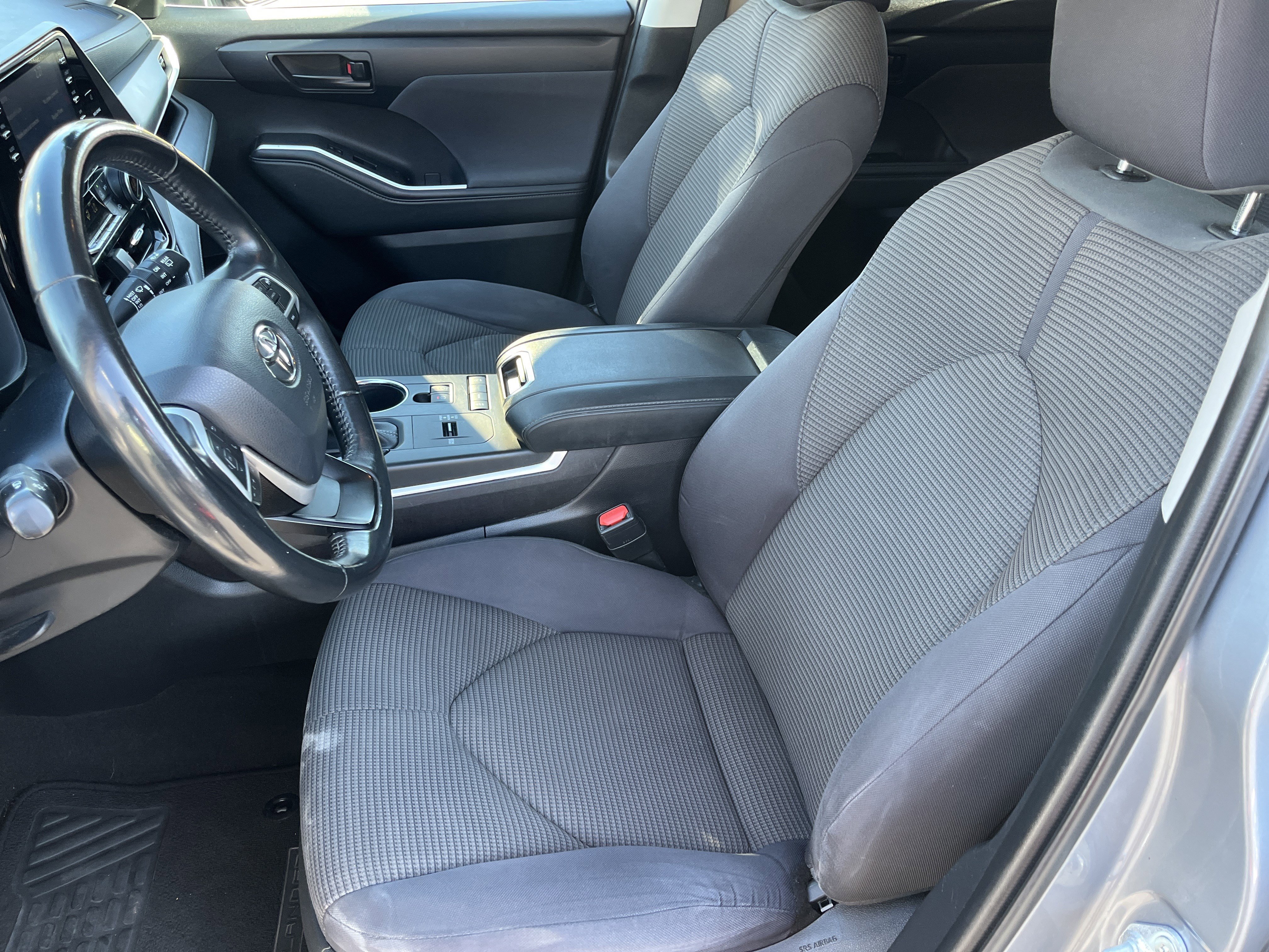 Used 2022 Toyota Highlander LE image 15