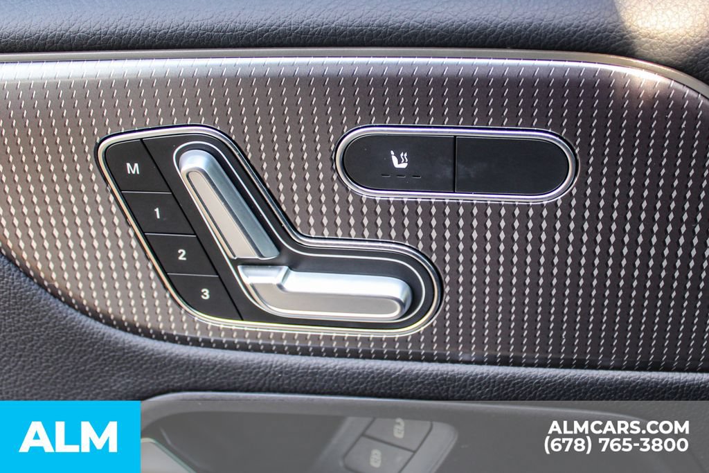 Used 2022 Mercedes-Benz GLB 250 4MATIC w/ Premium Package Lite image 40