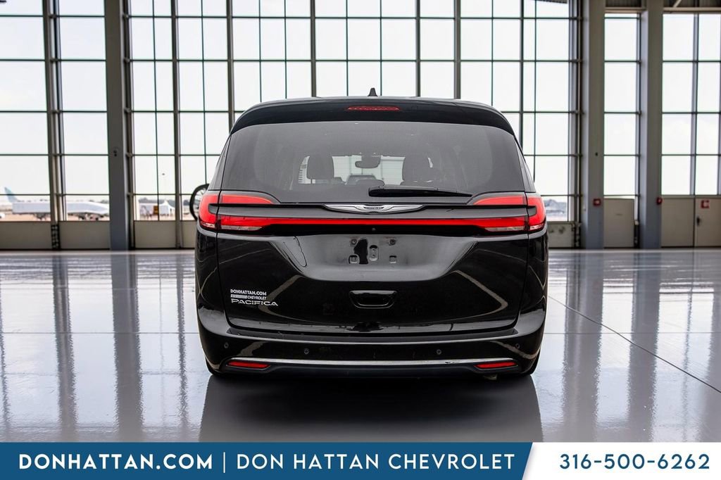 Used 2023 Chrysler Pacifica Touring-L FWD image 33