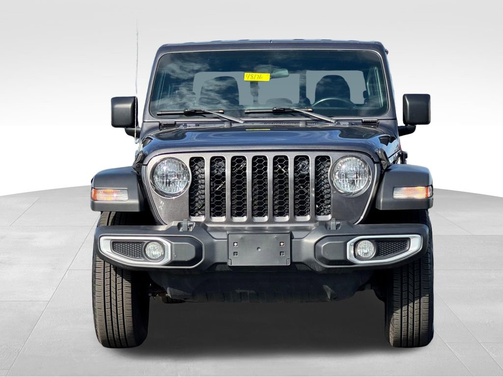 Used 2021 Jeep Gladiator Sport AWD/4WD image 2