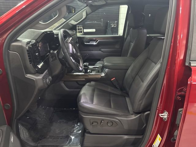 Used 2025 Chevrolet Silverado 1500 LT Trail Boss w/ Convenience Package II image 11