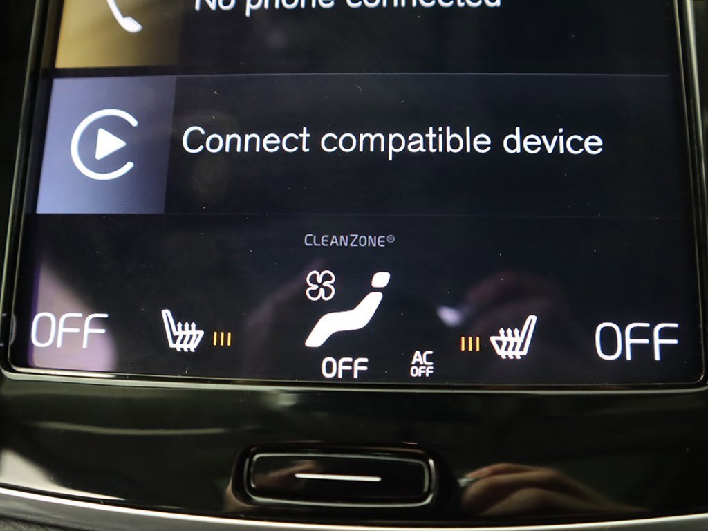 Used 2022 Volvo XC90 T5 Momentum w/ Climate Package image 36