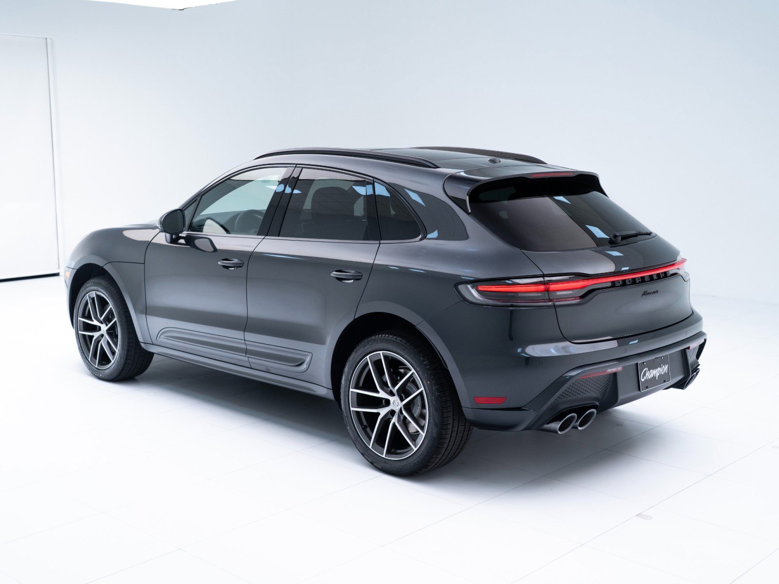 New 2026 Porsche Macan image 3