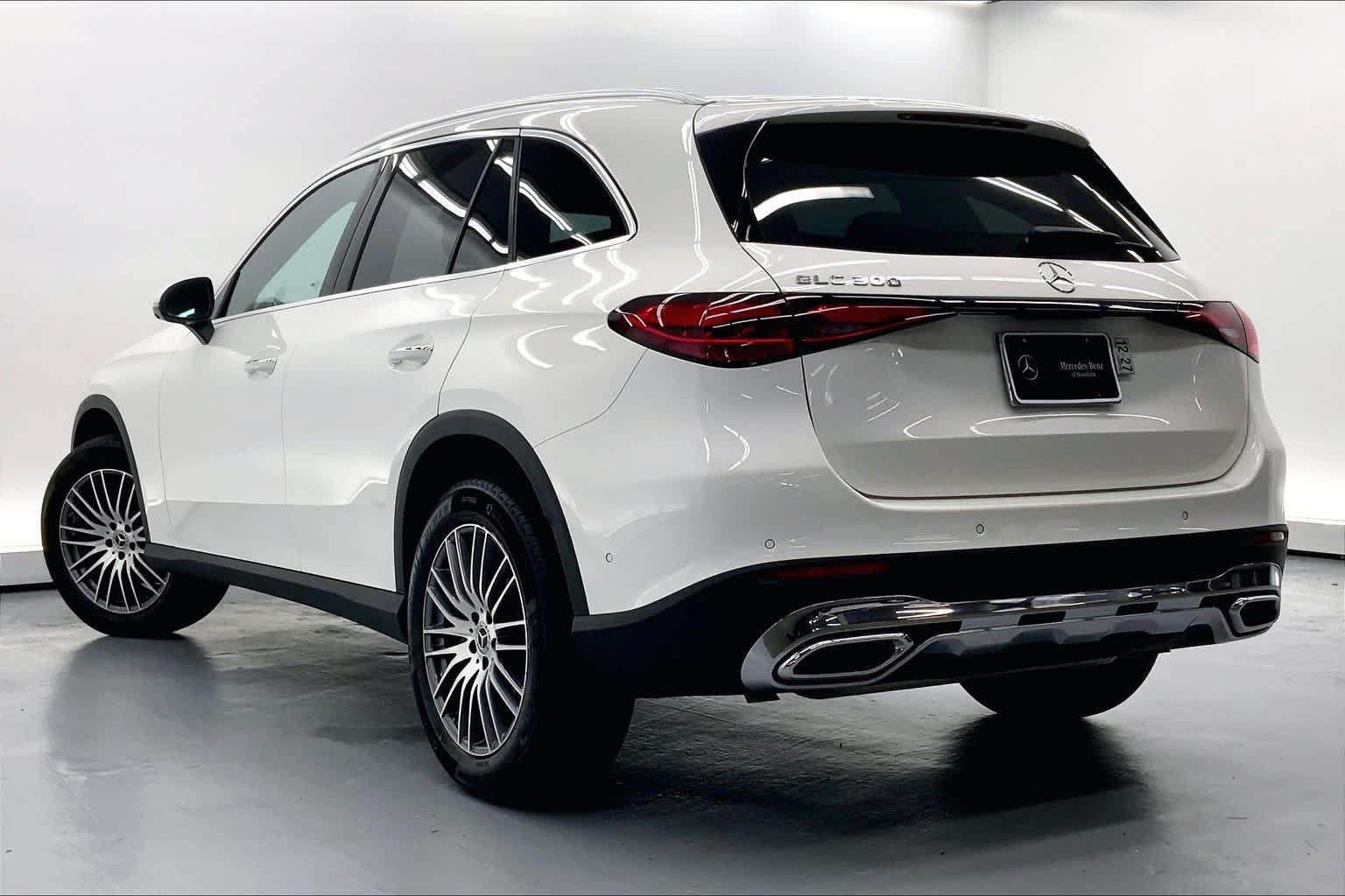 Used 2026 Mercedes-Benz GLC 300 image 2