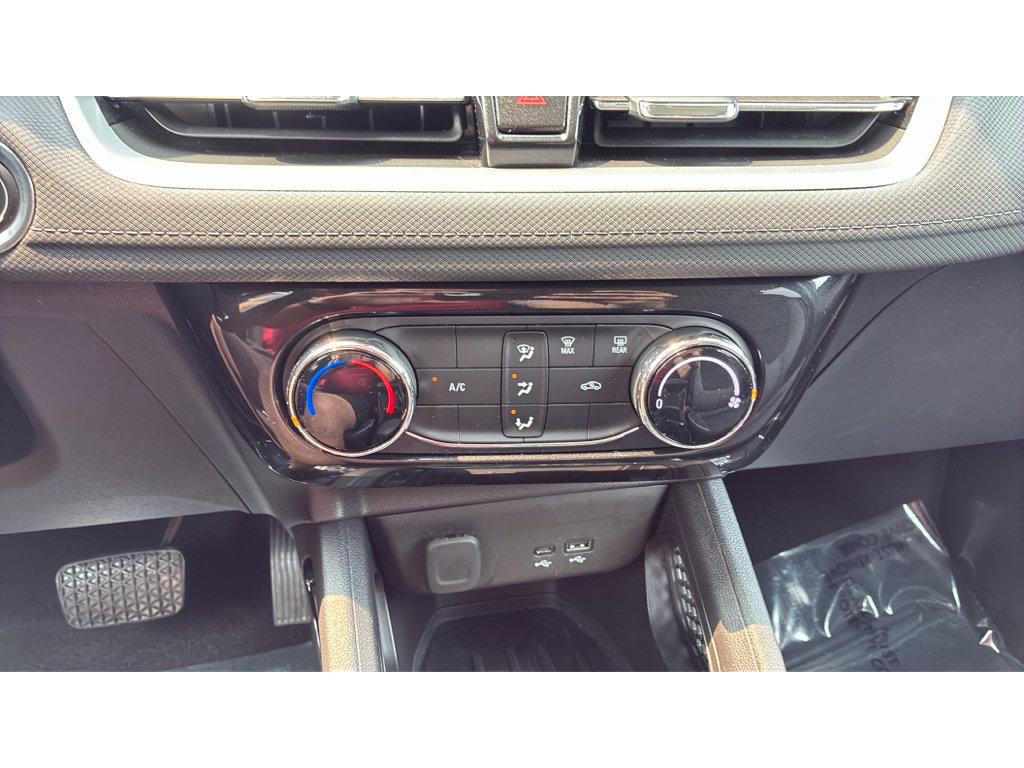Used 2025 Chevrolet TrailBlazer LT AWD/4WD image 15