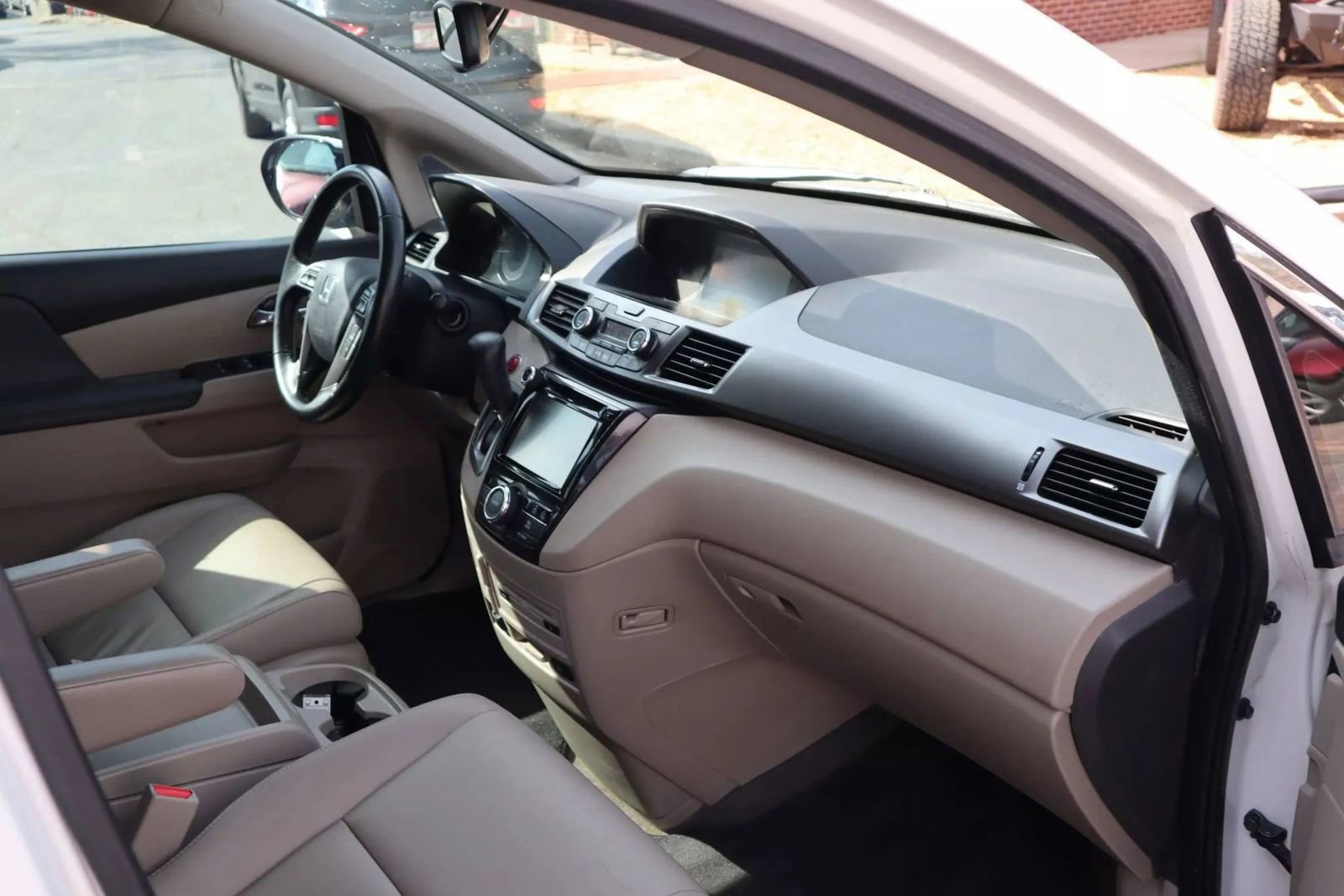Used 2015 Honda Odyssey Touring image 16