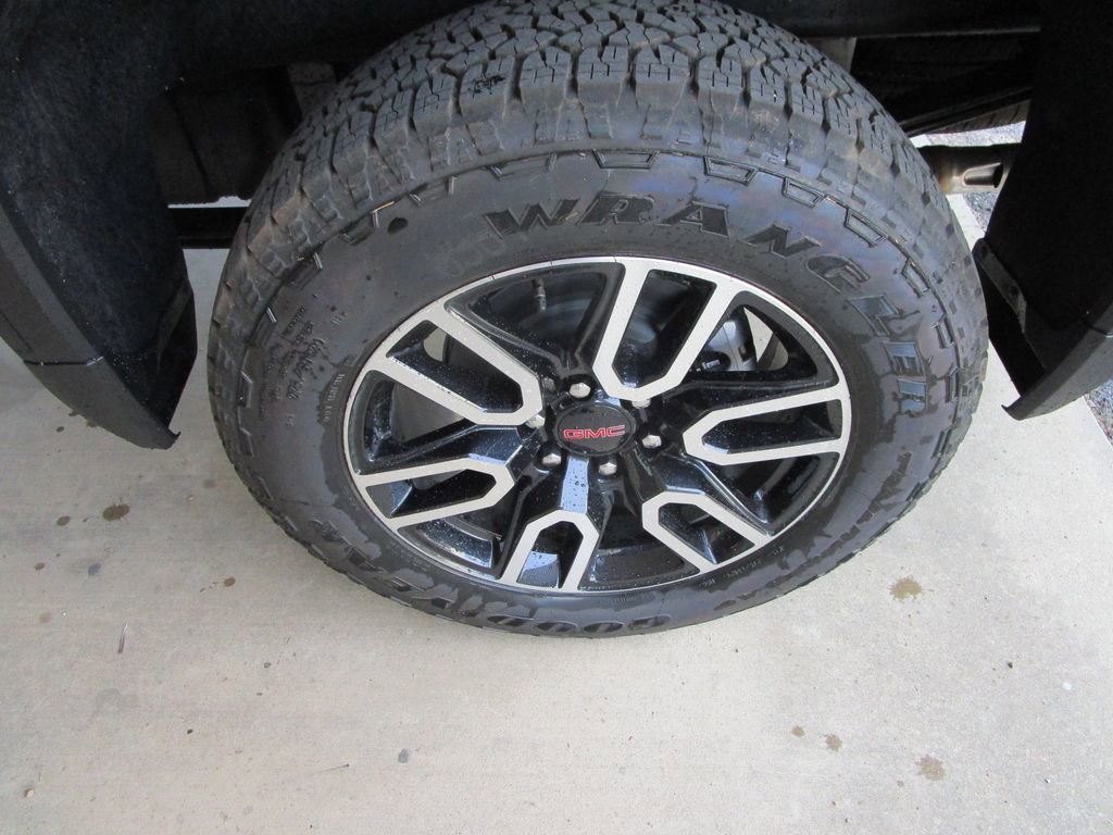 New 2026 GMC Sierra 1500 AT4 w/ AT4 Premium Package image 9