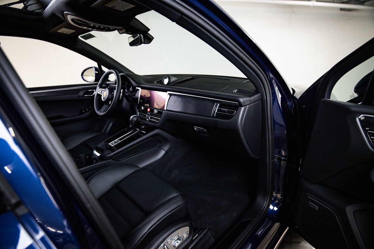 New 2026 Porsche Macan GTS AWD/4WD image 27