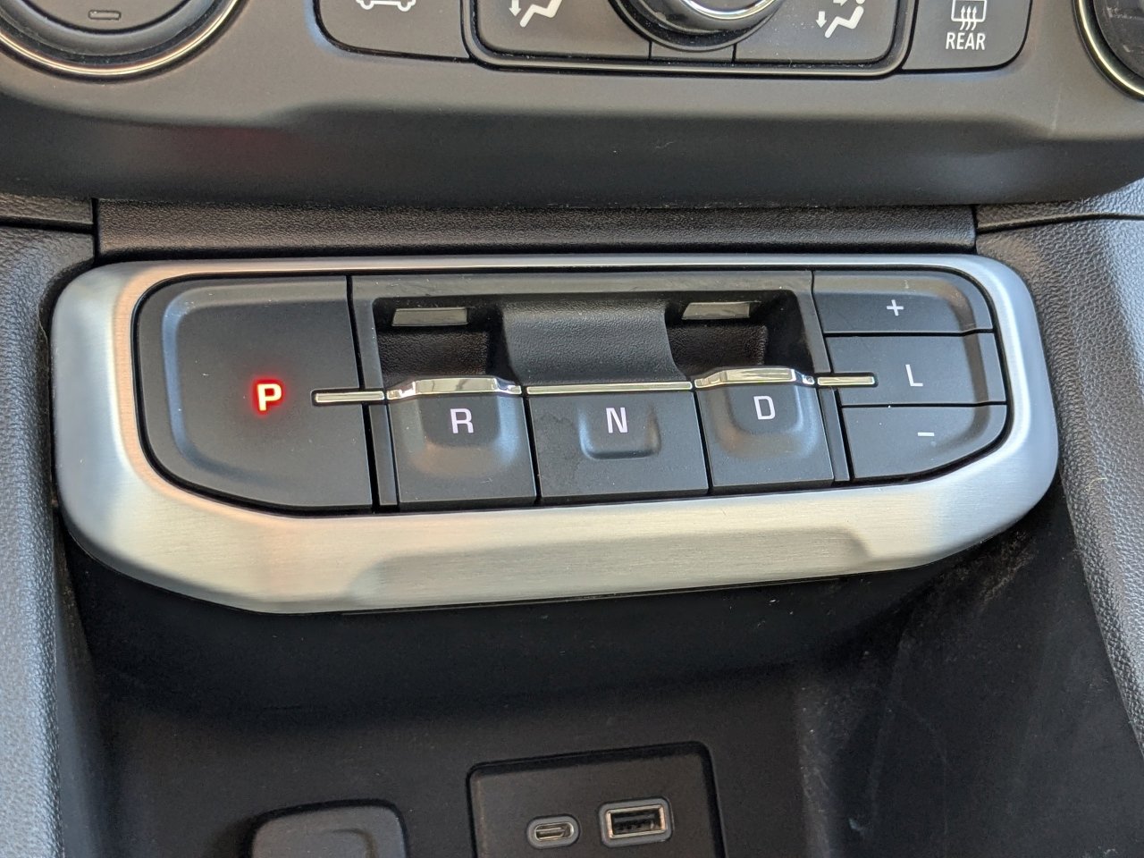 Used 2021 GMC Acadia SLE w/ Driver Convenience Package image 23