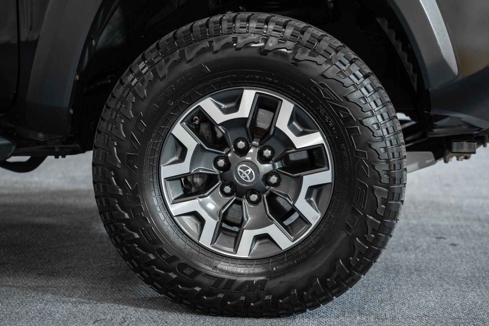 Used 2017 Toyota Tacoma TRD Off-Road w/ Tow Package (A/T) image 23