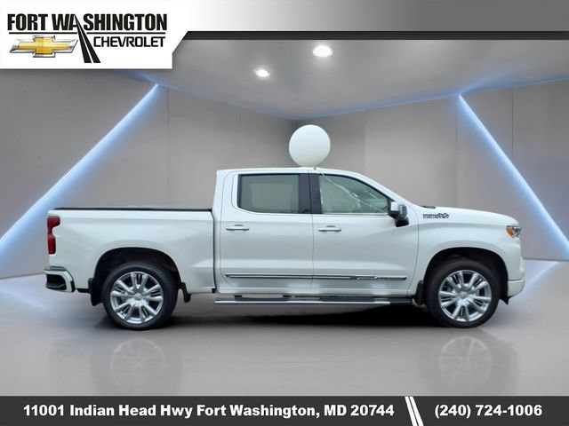 Used 2023 Chevrolet Silverado 1500 High Country w/ High Country Premium Package AWD/4WD image 2