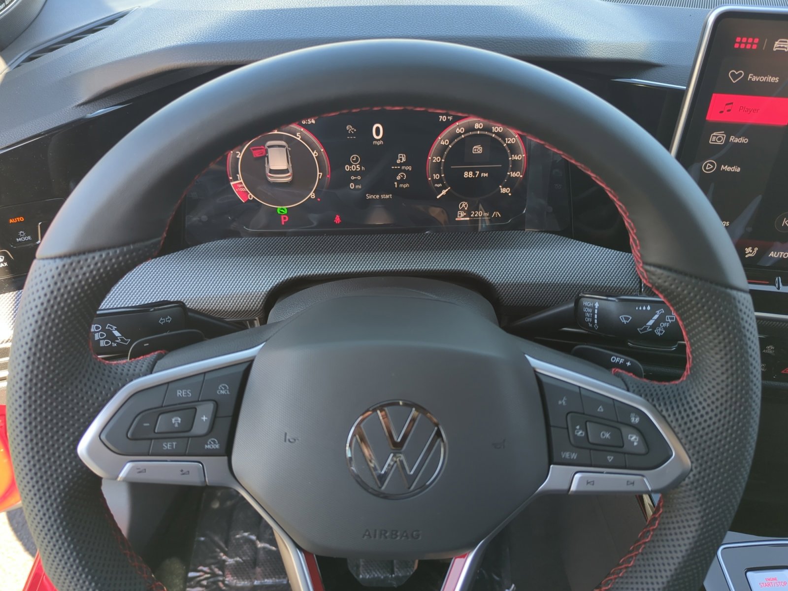 New 2026 Volkswagen Golf SE FWD image 9