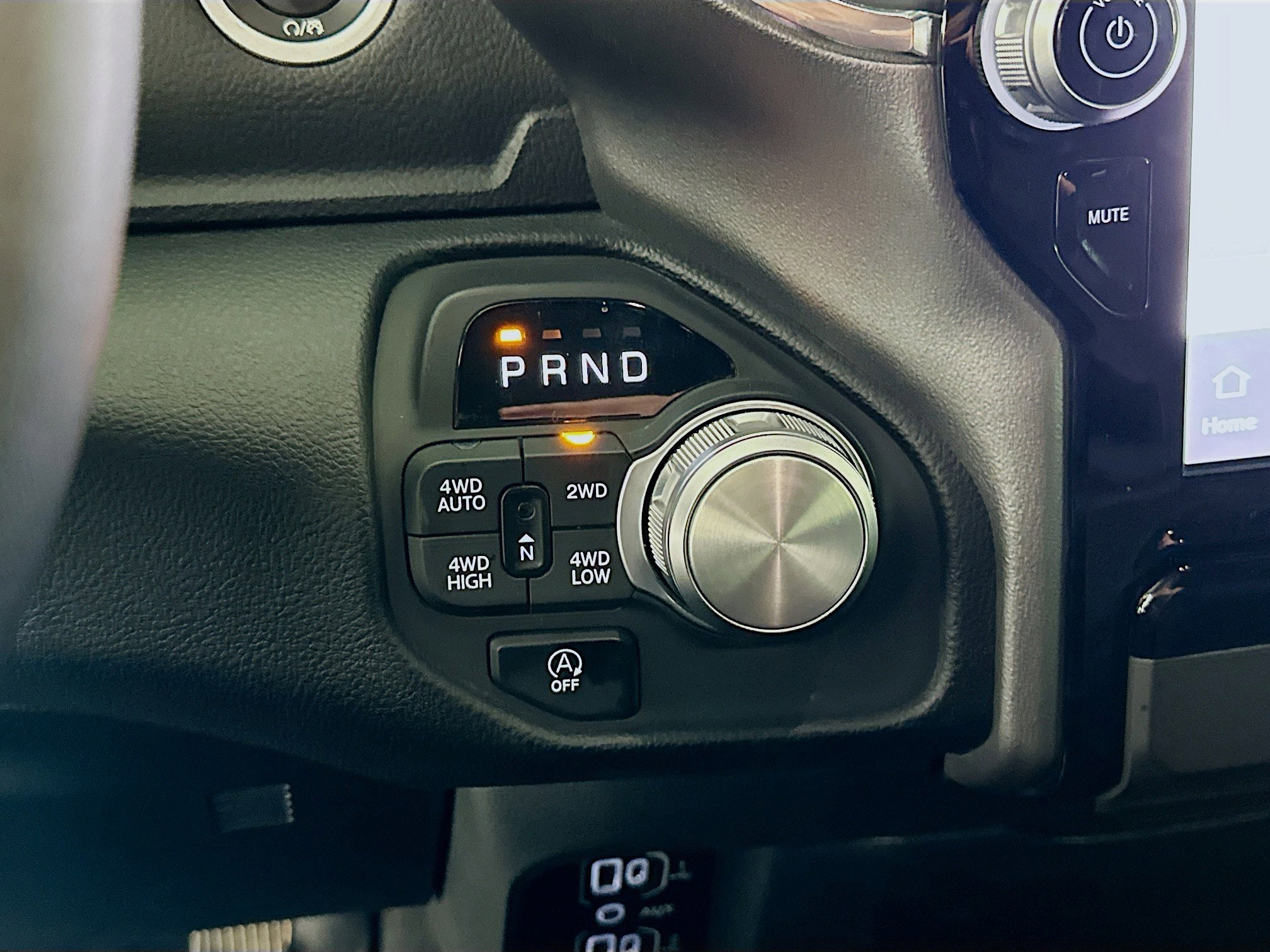 Used 2025 RAM 1500 Laramie image 25