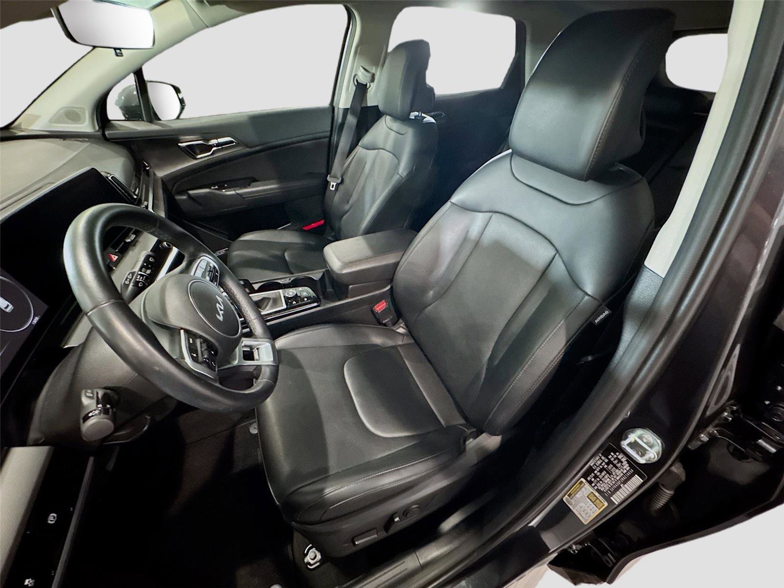 Used 2024 Kia Sportage SX image 2