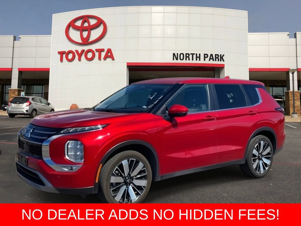 Used 2025 Mitsubishi Outlander SE FWD image 1