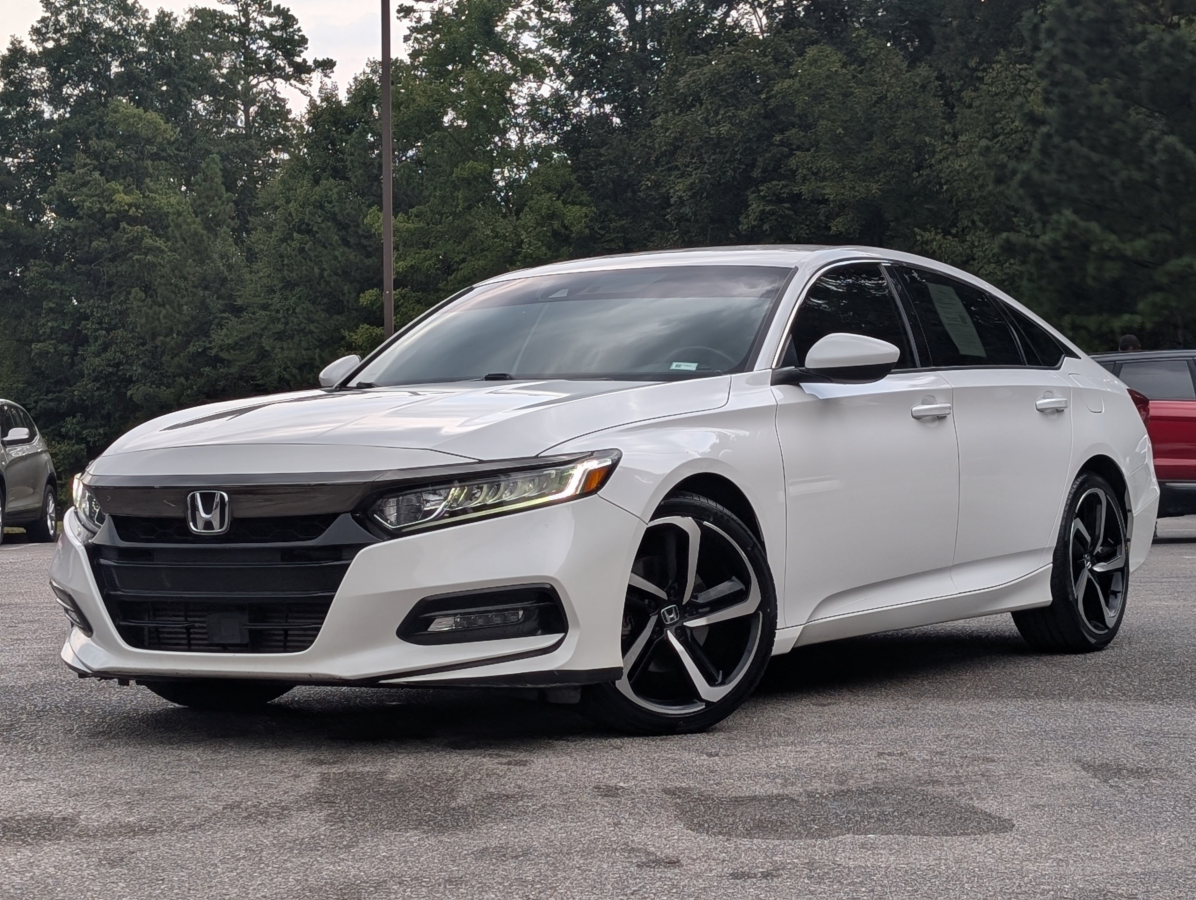 Used 2018 Honda Accord Sport image 4