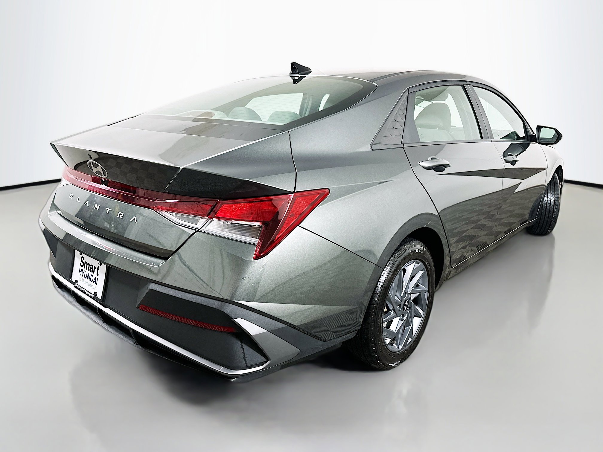 Certified 2024 Hyundai Elantra SEL image 7