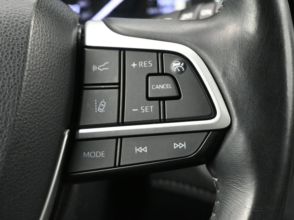 Used 2022 Toyota Highlander XLE image 7