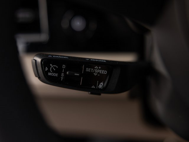 New 2025 Porsche Taycan 4S image 46