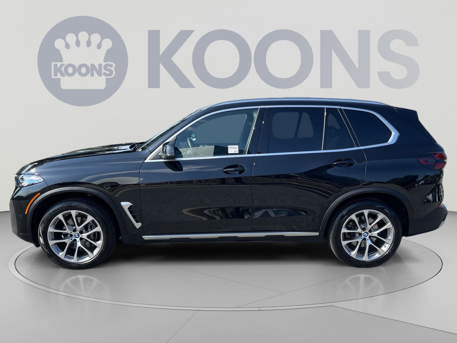 Used 2025 BMW X5 xDrive40i w/ Premium Package AWD/4WD image 2