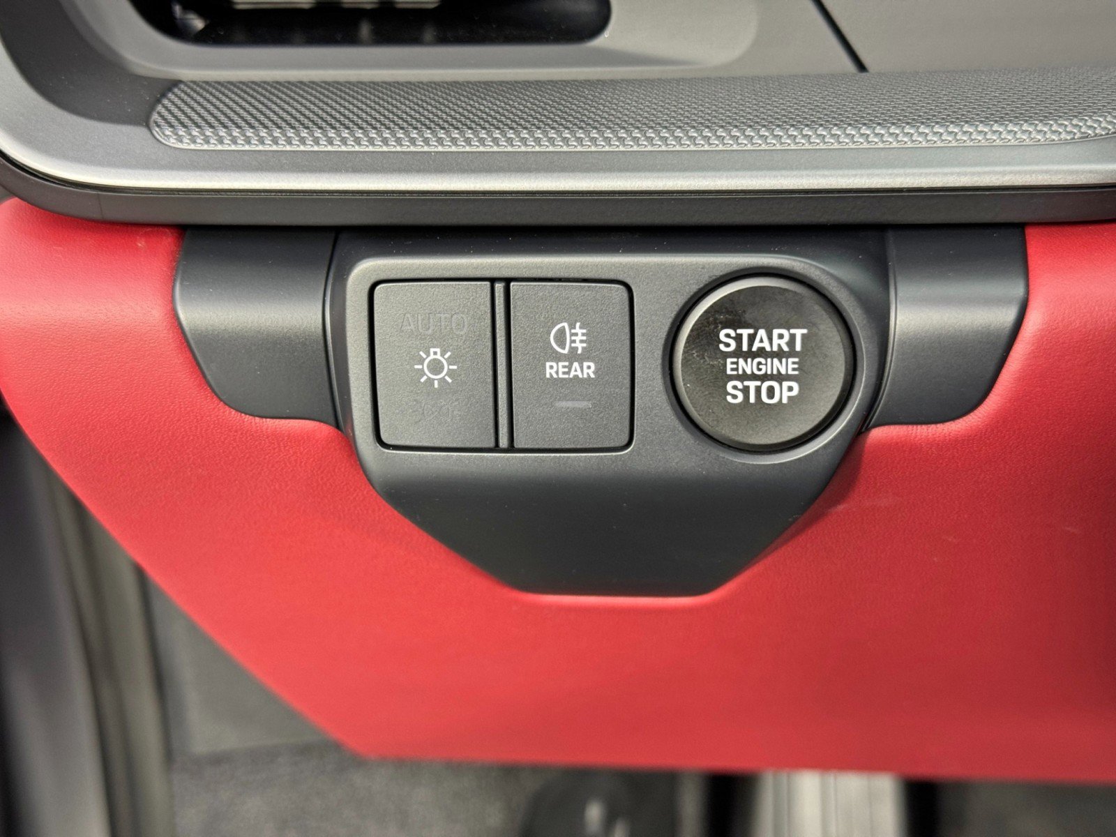 Used 2025 Porsche 911 Carrera image 17