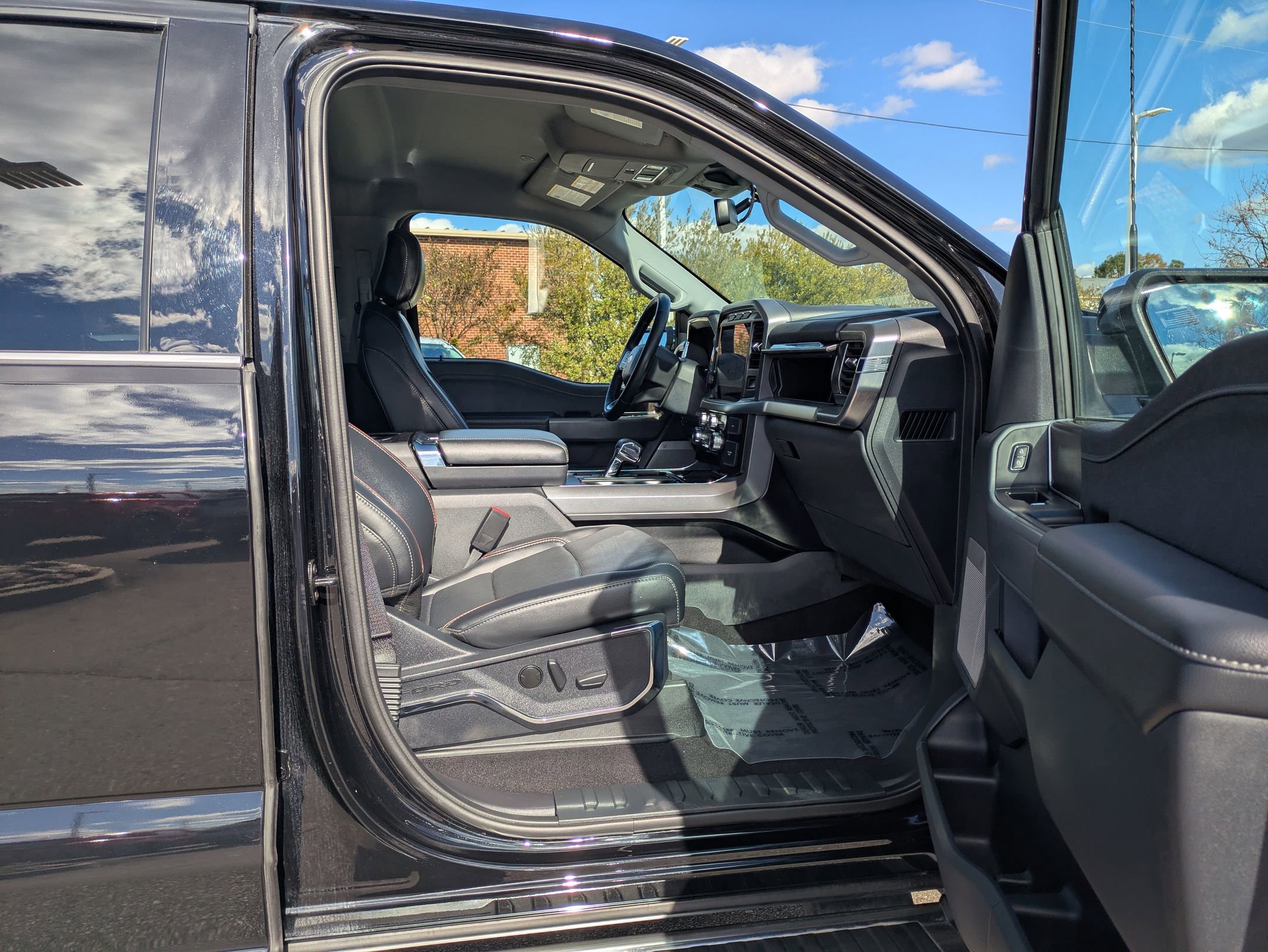 Certified 2023 Ford F150 Lariat w/ Trailer Tow Package image 35