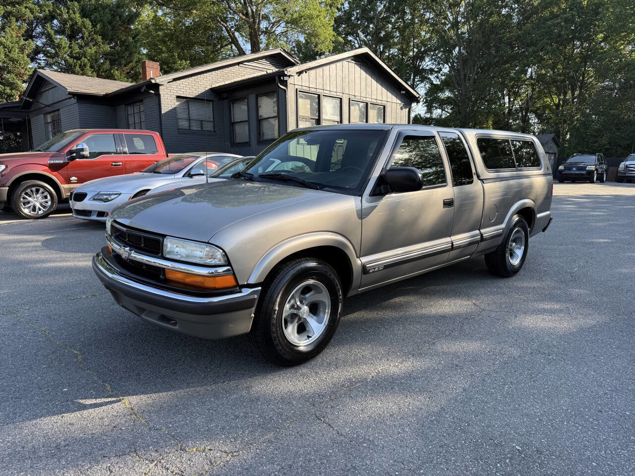 Used 2003 Chevrolet S10 Pickup LS w/ Convenience Package RWD image 2