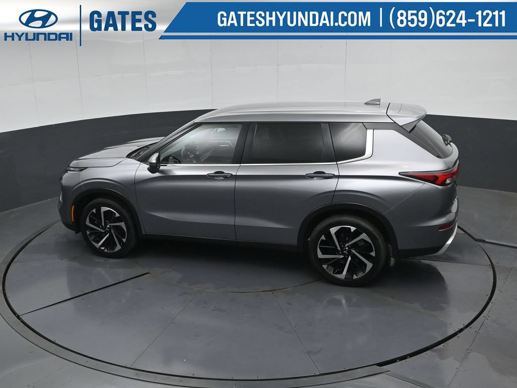 Used 2023 Mitsubishi Outlander SE FWD image 55