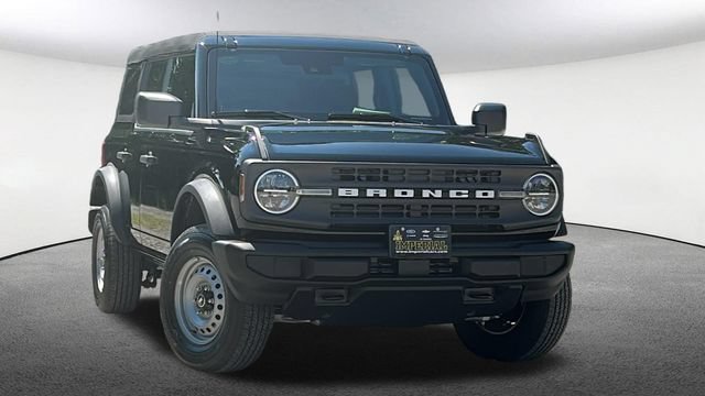 Used 2026 Ford Bronco 4-Door AWD/4WD image 2