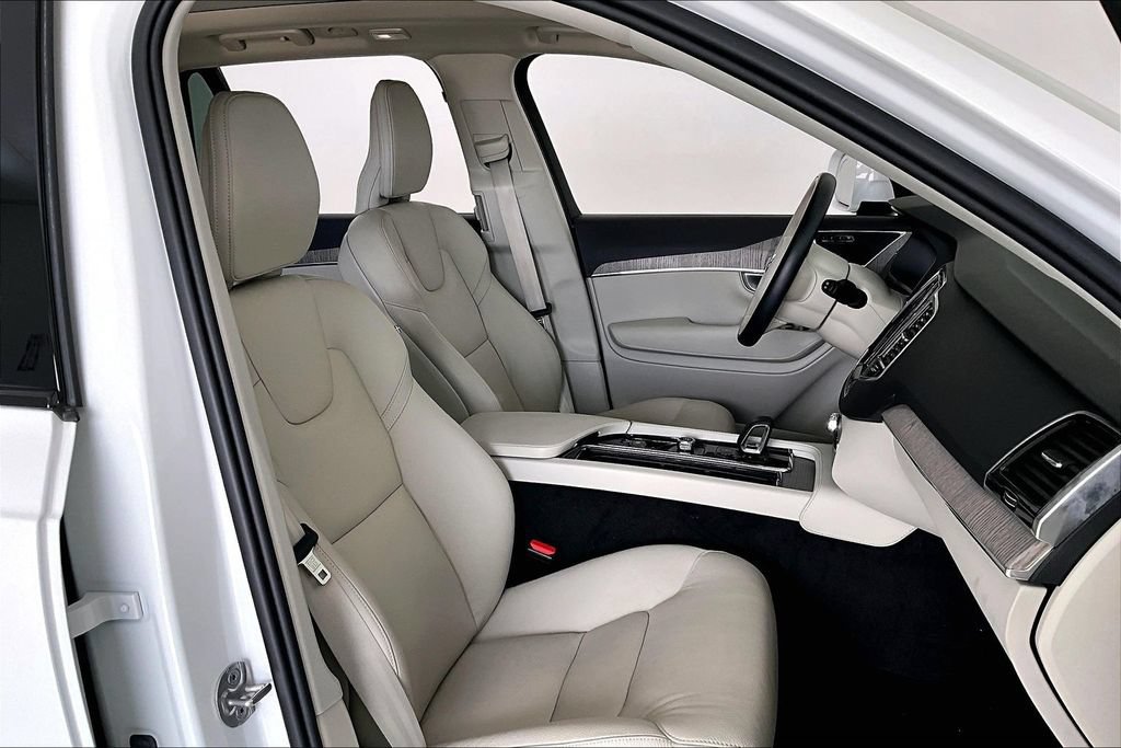 Certified 2024 Volvo XC90 T8 Plus w/ Protection Package Premier AWD/4WD image 8