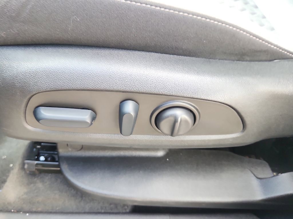 Used 2023 Chevrolet Equinox LT AWD/4WD image 10