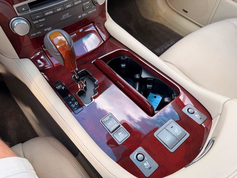 Used 2010 Lexus LS 460 RWD image 18