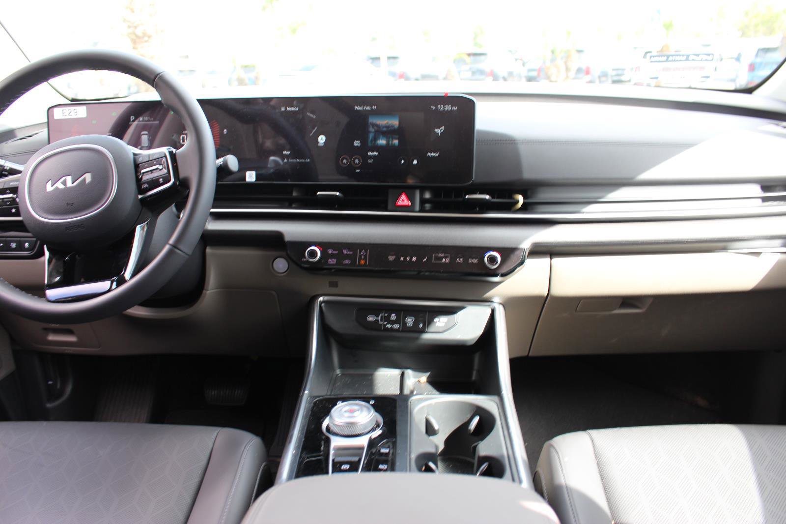 Used 2026 Kia Carnival EX image 14