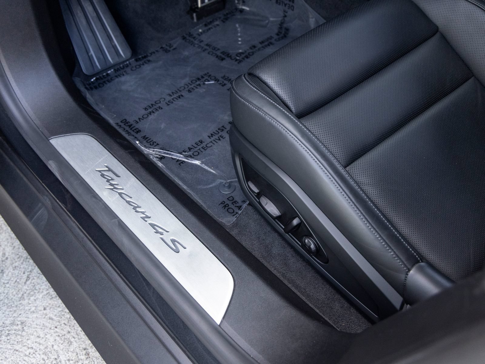 Certified 2025 Porsche Taycan 4S AWD/4WD image 29