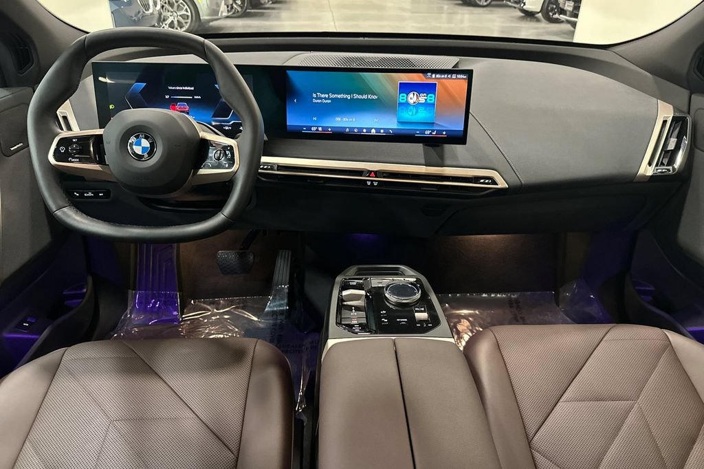 Used 2026 BMW iX xDrive45 w/ Premium Package AWD/4WD image 15