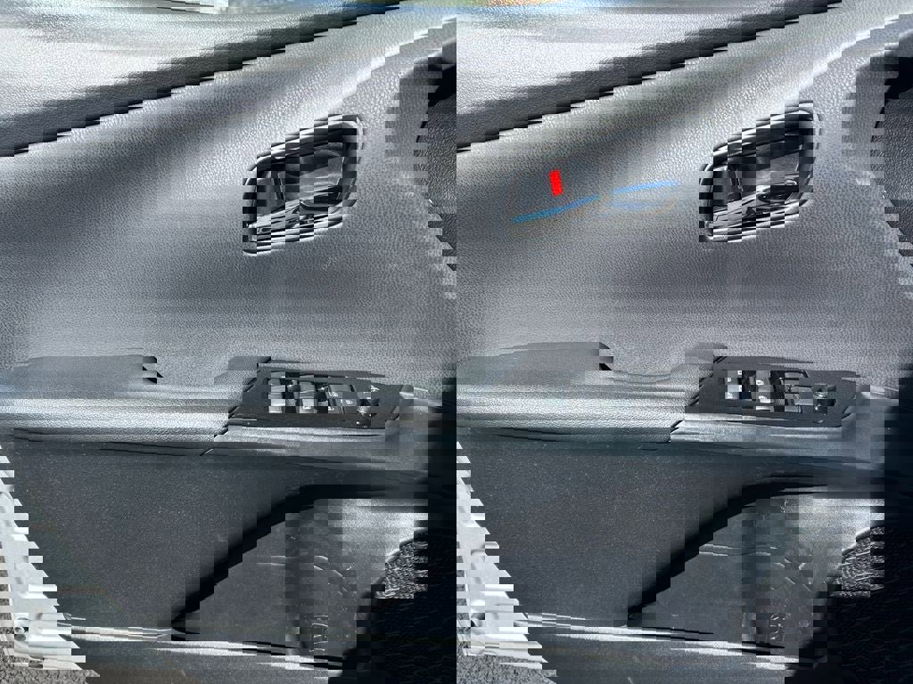 Used 2017 Toyota Prius Prime Advanced image 22