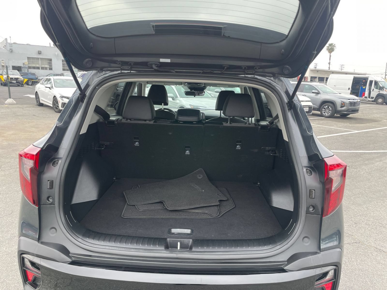 Used 2025 Kia Seltos S FWD image 33