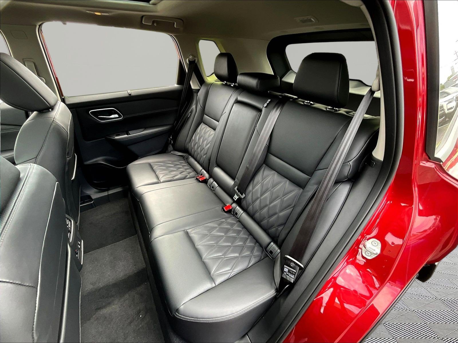 New 2026 Nissan Rogue Platinum AWD/4WD image 18