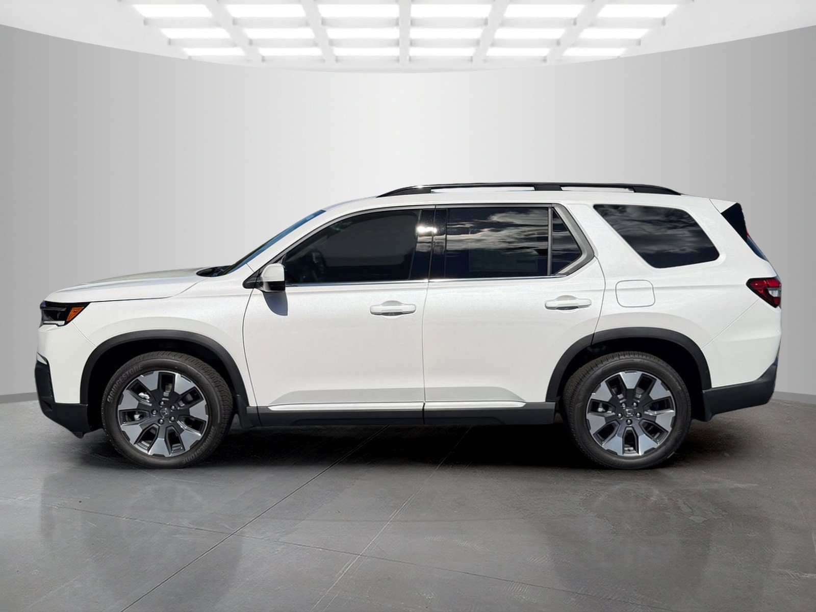 New 2026 Honda Pilot Touring image 3